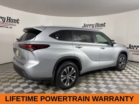 More photos of 2025 Toyota Highlander Hybrid XLE at Jerry Hunt Supercenter - Lexington, NC