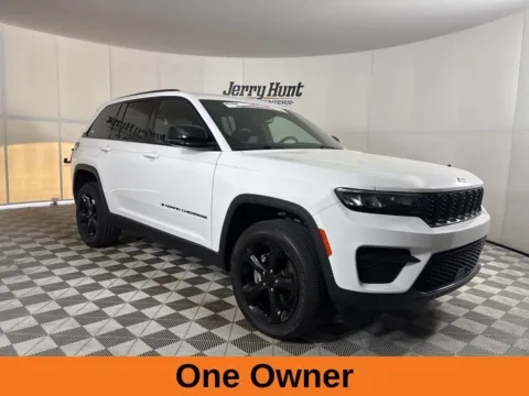 More photos of 2023 Jeep Grand Cherokee Altitude at Jerry Hunt Supercenter - Lexington, NC