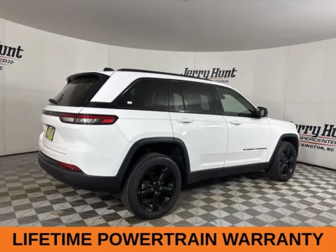 More photos of 2023 Jeep Grand Cherokee Altitude at Jerry Hunt Supercenter - Lexington, NC