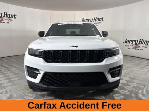 More photos of 2023 Jeep Grand Cherokee Altitude at Jerry Hunt Supercenter - Lexington, NC