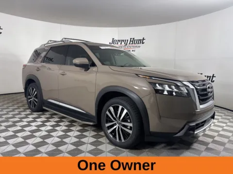 More photos of 2023 Nissan Pathfinder Platinum at Jerry Hunt Supercenter - Lexington, NC