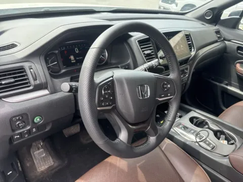 More photos of 2025 Honda Passport EX-L at Jerry Hunt Supercenter - Lexington, NC