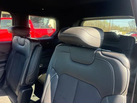 More photos of 2023 Jeep Grand Cherokee L Altitude at Jerry Hunt Supercenter - Lexington, NC