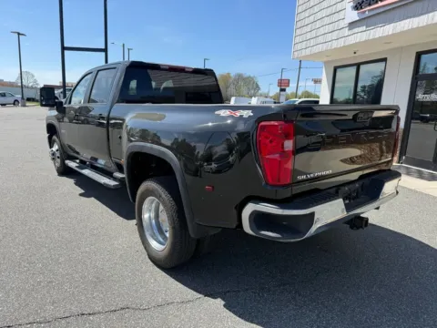 More photos of 2025 Chevrolet Silverado 3500HD LT at Jerry Hunt Supercenter - Lexington, NC