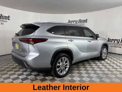More photos of 2023 Toyota Highlander L at Jerry Hunt Supercenter - Lexington, NC