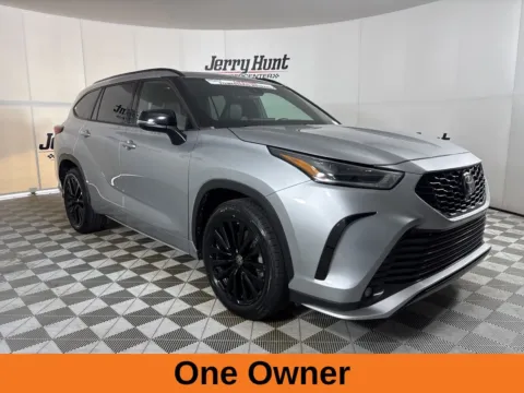 More photos of 2023 Toyota Highlander L at Jerry Hunt Supercenter - Lexington, NC
