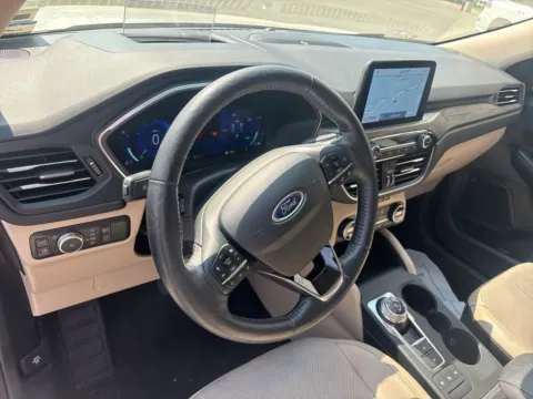 More photos of 2020 Ford Escape Titanium Hybrid at Jerry Hunt Supercenter - Lexington, NC