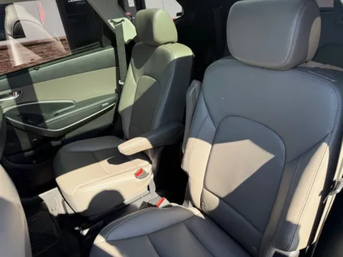 More photos of 2019 Hyundai Santa Fe XL Limited at Jerry Hunt Supercenter - Lexington, NC