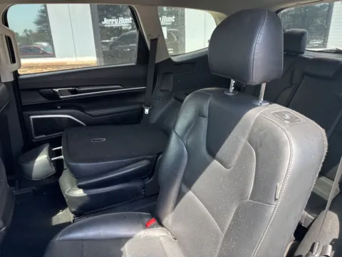 More photos of 2023 Kia Telluride S at Jerry Hunt Supercenter - Lexington, NC