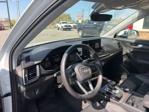 More photos of 2023 Audi Q5 45 S line Premium at Jerry Hunt Supercenter - Lexington, NC