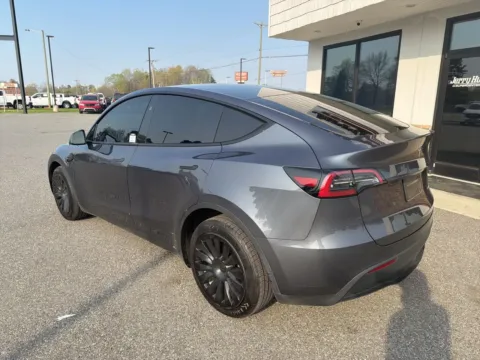 More photos of 2023 Tesla Model Y Long Range at Jerry Hunt Supercenter - Lexington, NC