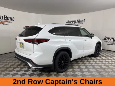 More photos of 2023 Toyota Highlander L at Jerry Hunt Supercenter - Lexington, NC