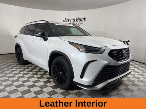 More photos of 2023 Toyota Highlander L at Jerry Hunt Supercenter - Lexington, NC