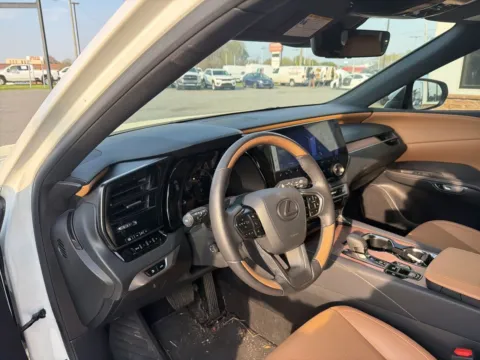 More photos of 2023 Lexus RX 350 Premium at Jerry Hunt Supercenter - Lexington, NC