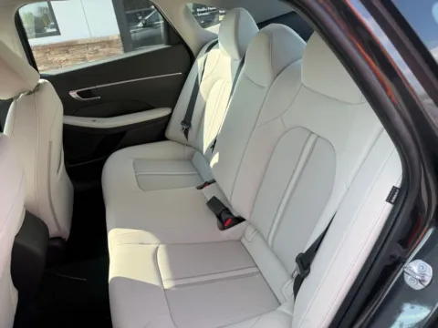 More photos of 2025 Hyundai Sonata SE at Jerry Hunt Supercenter - Lexington, NC