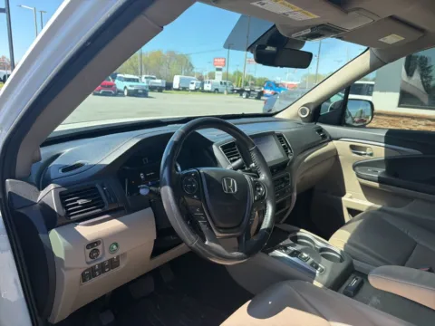 More photos of 2023 Honda Ridgeline RTL-E at Jerry Hunt Supercenter - Lexington, NC