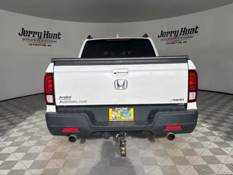 More photos of 2023 Honda Ridgeline RTL-E at Jerry Hunt Supercenter - Lexington, NC