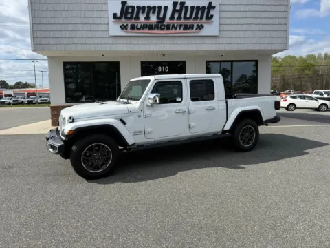 White 2023 Jeep Gladiator Overland for sale in Lexington, NC
