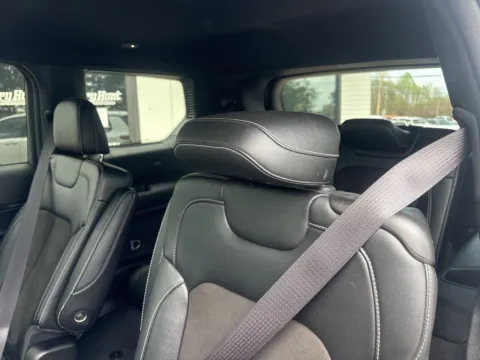 More photos of 2023 Jeep Grand Cherokee L Altitude at Jerry Hunt Supercenter - Lexington, NC