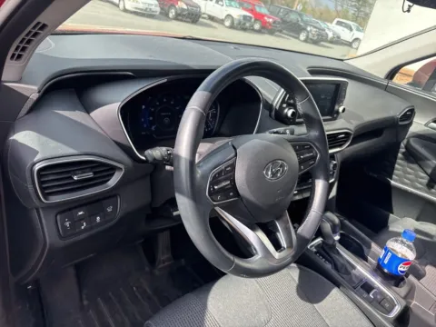 More photos of 2019 Hyundai Santa Fe SEL at Jerry Hunt Supercenter - Lexington, NC