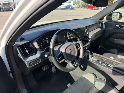 More photos of 2020 Volvo XC60 T5 R-Design at Jerry Hunt Supercenter - Lexington, NC