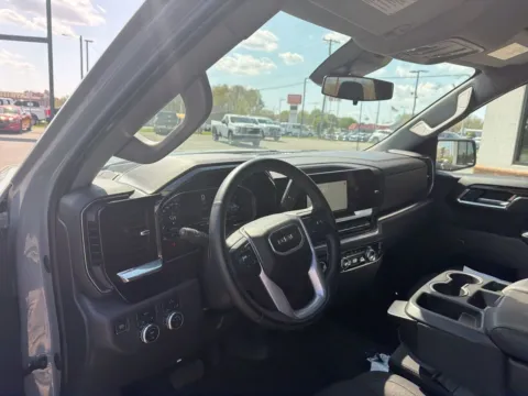 More photos of 2024 GMC Sierra 1500 Elevation at Jerry Hunt Supercenter - Lexington, NC