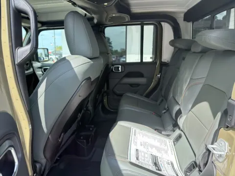 More photos of 2025 Jeep Gladiator Mojave at Jerry Hunt Supercenter - Lexington, NC