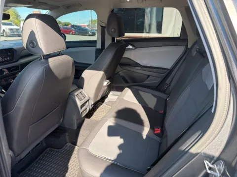 More photos of 2024 Volkswagen Taos 1.5T SE at Jerry Hunt Supercenter - Lexington, NC