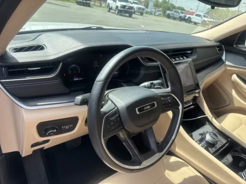 More photos of 2022 Jeep Grand Cherokee L Limited at Jerry Hunt Supercenter - Lexington, NC