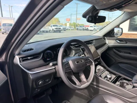 More photos of 2023 Jeep Grand Cherokee L Limited at Jerry Hunt Supercenter - Lexington, NC