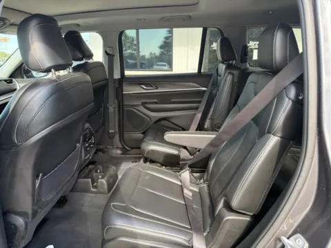 More photos of 2023 Jeep Grand Cherokee L Limited at Jerry Hunt Supercenter - Lexington, NC