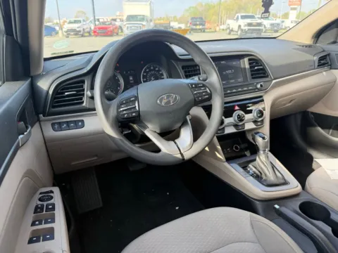 More photos of 2019 Hyundai Elantra SEL at Jerry Hunt Supercenter - Lexington, NC