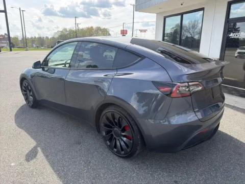 More photos of 2022 Tesla Model Y Performance at Jerry Hunt Supercenter - Lexington, NC