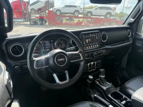 More photos of 2022 Jeep Gladiator Overland at Jerry Hunt Supercenter - Lexington, NC