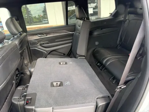 More photos of 2023 Jeep Grand Cherokee L Overland at Jerry Hunt Supercenter - Lexington, NC