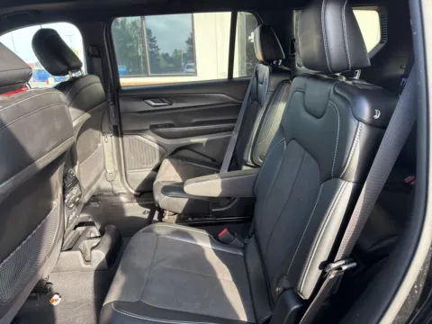 More photos of 2023 Jeep Grand Cherokee L Altitude at Jerry Hunt Supercenter - Lexington, NC