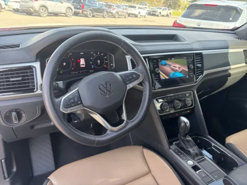 More photos of 2023 Volkswagen Atlas Cross Sport 2.0T SE w/Technology at Jerry Hunt Supercenter - Lexington, NC