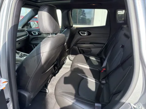 More photos of 2022 Jeep Compass High Altitude at Jerry Hunt Supercenter - Lexington, NC