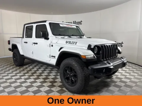 More photos of 2022 Jeep Gladiator Sport at Jerry Hunt Supercenter - Lexington, NC