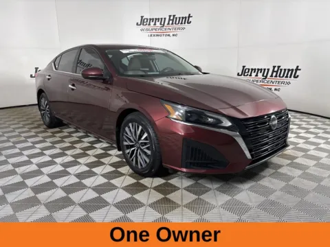 More photos of 2023 Nissan Altima 2.5 SV at Jerry Hunt Supercenter - Lexington, NC