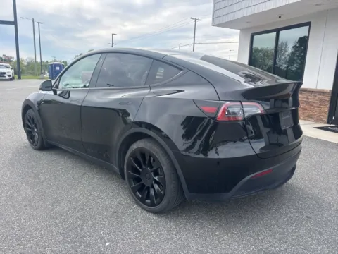 More photos of 2021 Tesla Model Y Long Range at Jerry Hunt Supercenter - Lexington, NC