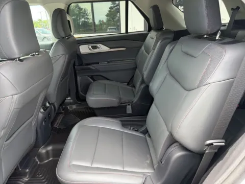 More photos of 2025 Ford Explorer Active at Jerry Hunt Supercenter - Lexington, NC