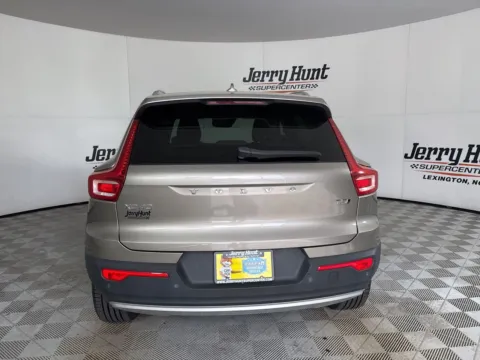 More photos of 2022 Volvo XC40 T5 Inscription at Jerry Hunt Supercenter - Lexington, NC