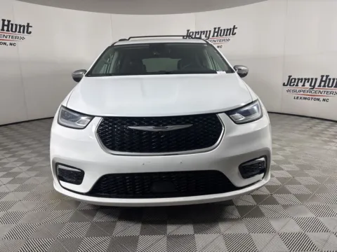 Photos of 2023 Chrysler Pacifica Limited for sale in Lexington, NC at Jerry Hunt Supercenter - Lexington