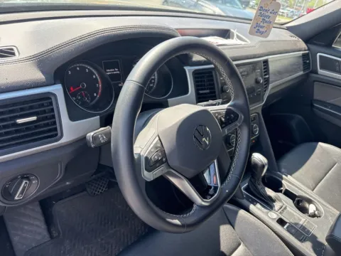 More photos of 2021 Volkswagen Atlas Cross Sport 3.6L V6 SE w/Technology at Jerry Hunt Supercenter - Lexington, NC
