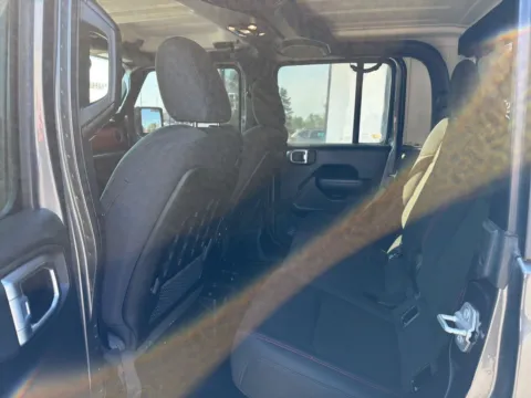 More photos of 2022 Jeep Gladiator Rubicon at Jerry Hunt Supercenter - Lexington, NC