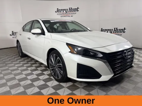 More photos of 2023 Nissan Altima 2.5 SL at Jerry Hunt Supercenter - Lexington, NC