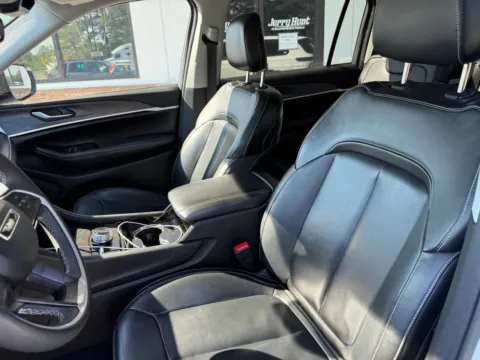 Another view of 2023 Jeep Grand Cherokee L Limited for sale in Lexington, NC at Jerry Hunt Supercenter - Lexington