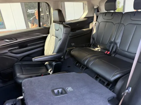 More photos of 2023 Jeep Grand Cherokee L Limited at Jerry Hunt Supercenter - Lexington, NC