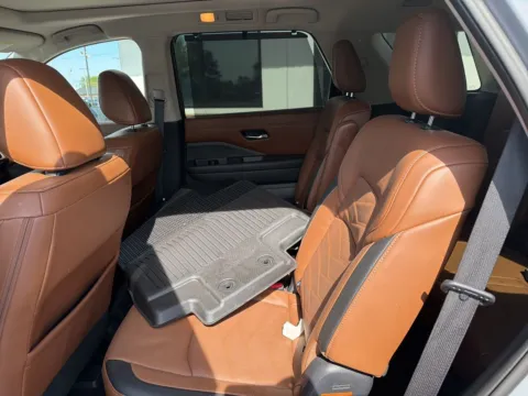 More photos of 2023 Nissan Pathfinder Platinum at Jerry Hunt Supercenter - Lexington, NC